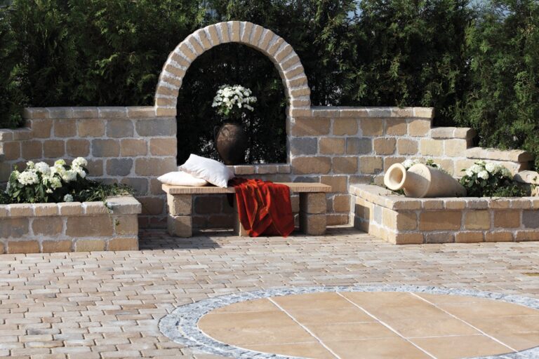 TM_TMU_RI_CN_FaSA_FaGG_AS_rund_Ban_Tuer_Abschl_Mau_Hb_Weg_Zau_Fl_Wa_Oa_FS11_1725-2